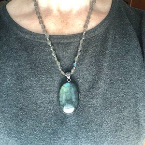 Labradorite pendant and matching necklace.